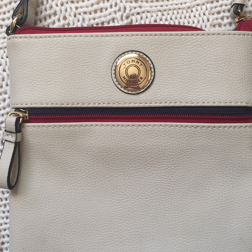 🔔🕊️LAST CHANCE NWOT Tommy Hilfiger Cream/Red/Blue Crossbody Purse - Picture 3 of 8